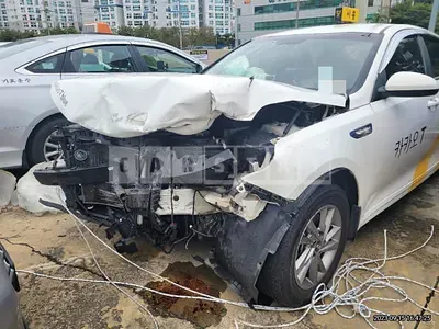 Photo 1 of 13: 2021 Kia K5 — Korean insurance auction