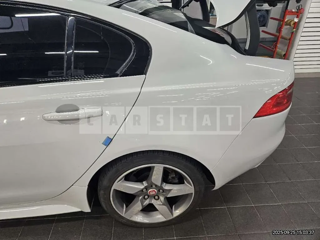 Photo 2 of 9: 2016 Jaguar XE 2.0d — Korean insurance auction