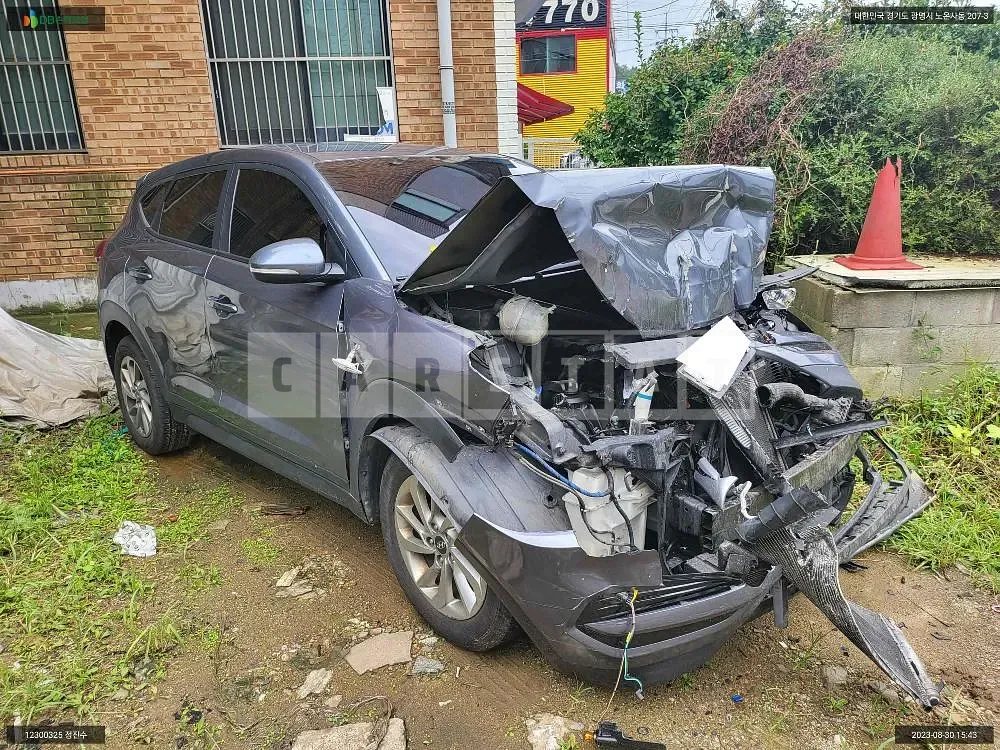 Photo 2 of 25: 2016 Hyundai Tucson, VIN KMHJ2815GHU237804 — Korean insurance auction