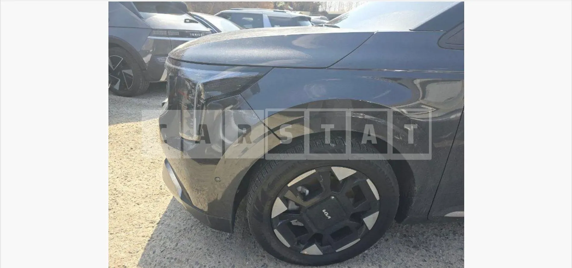 Photo 2 of 2: 2025 Kia (parts) Carnival Hybrid L Headlamp — Korean insurance auction