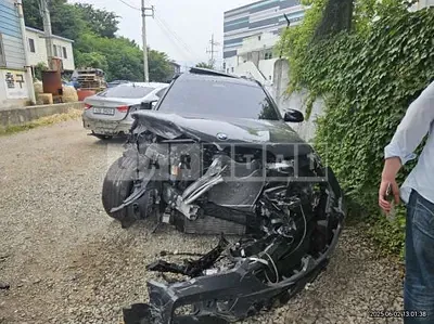 Photo 1 of 17: 2022 BMW X6 xDrive 40d — Korean insurance auction