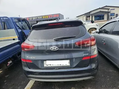 Photo 1 of 8: 2019 Hyundai Tucson, VIN KMHJ381ABKU963047 — Korean insurance auction