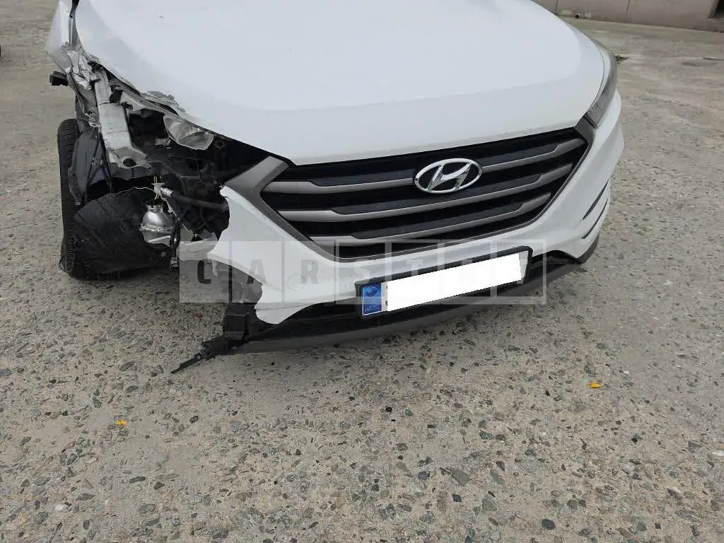 Photo 2 of 36: 2015 Hyundai Tucson, VIN KMHJ3815GGU140373 — Korean insurance auction