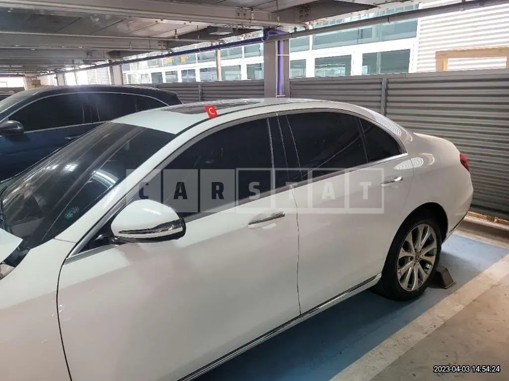 Photo 2 of 16: 2019 Mercedes-Benz E220 d 4Matic, VIN WDDZF0FB8KA614652 — Korean insurance auction