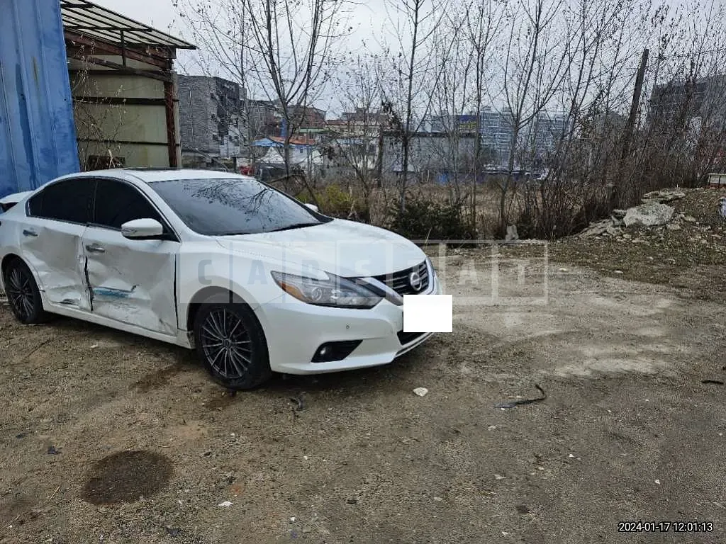 Photo 2 of 10: 2017 Nissan Altima 2.5, VIN 1N4AL3AP4HC100126 — Korean insurance auction