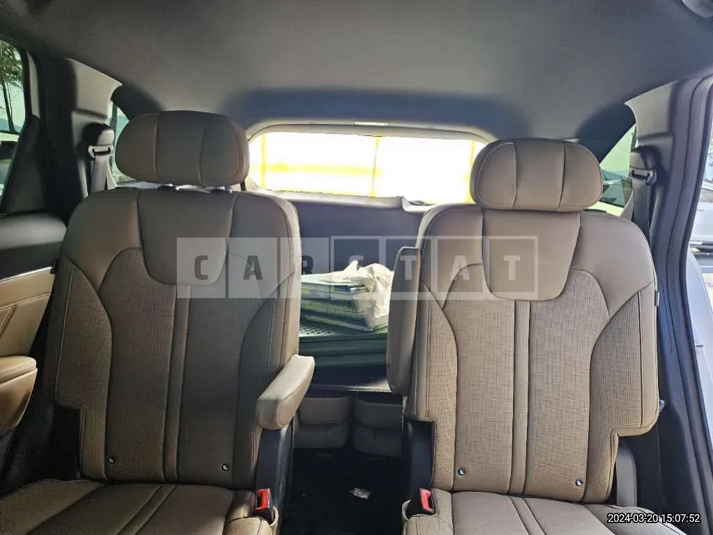 Photo 2 of 18: 2024 Kia Sorento, VIN KNARK81GBRA255497 — Korean insurance auction