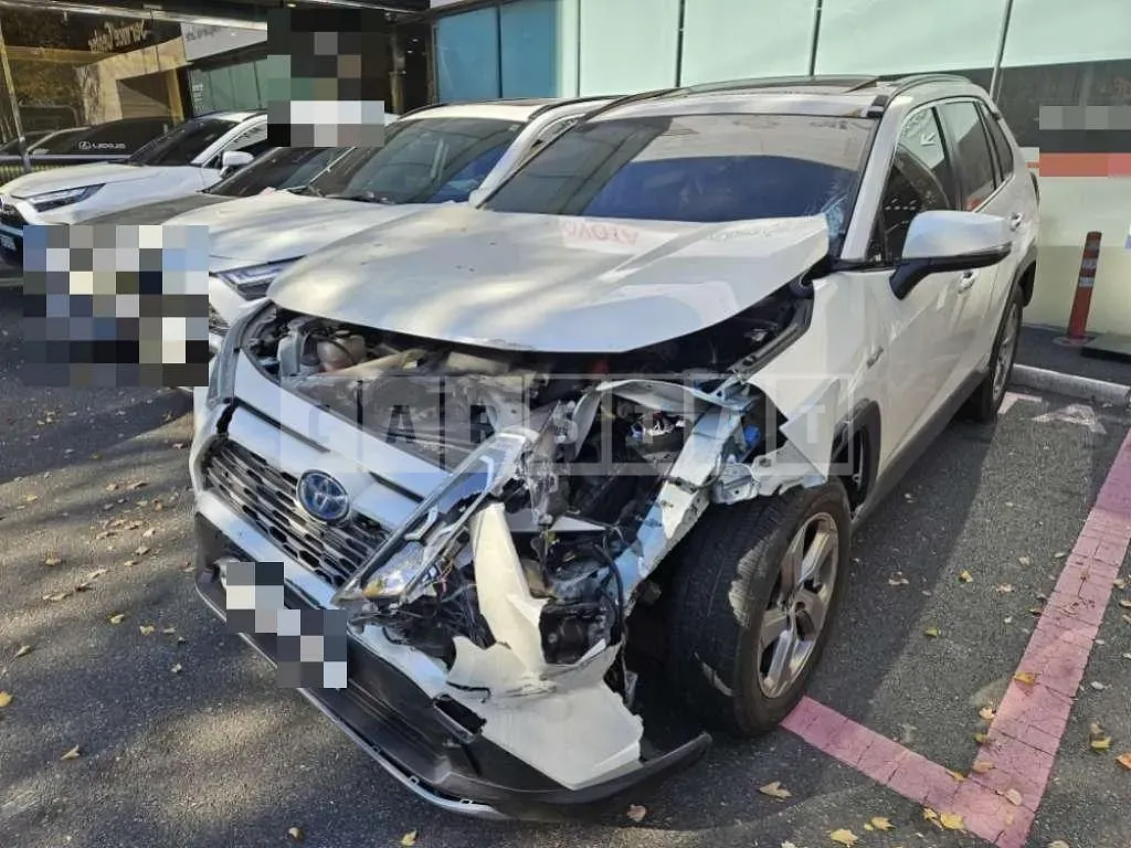 Photo 2 of 17: 2020 Toyota Lave 4 Hybrid AWD — Korean insurance auction