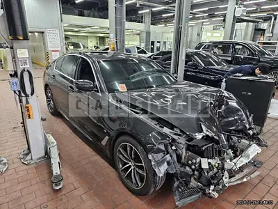 Photo 1 of 15: 2023 BMW 520i — Korean insurance auction