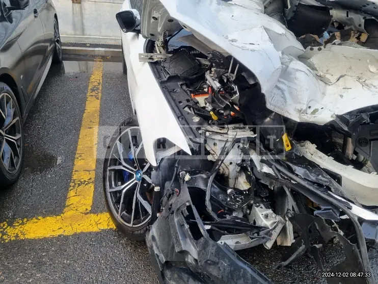 Photo 2 of 22: 2022 BMW 530e — Korean insurance auction