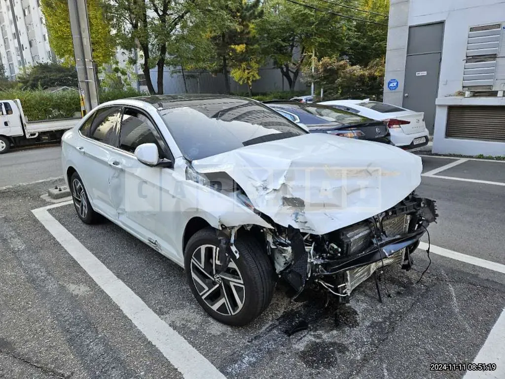 Photo 2 of 30: 2023 Volkswagen Jetta — Korean insurance auction
