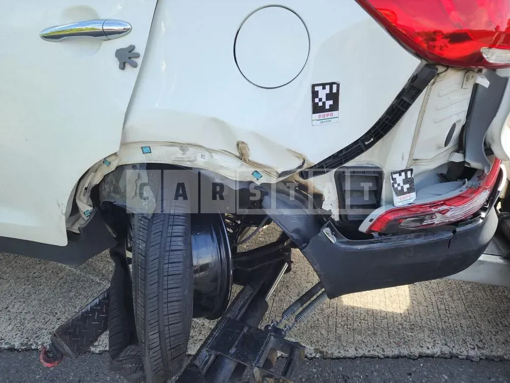 Photo 2 of 20: 2015 Kia Sportage, VIN KNAPE813BFK759292 — Korean insurance auction