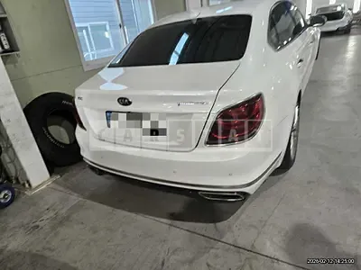 Photo 1 of 31: 2019 Kia K9 AWD — Korean insurance auction