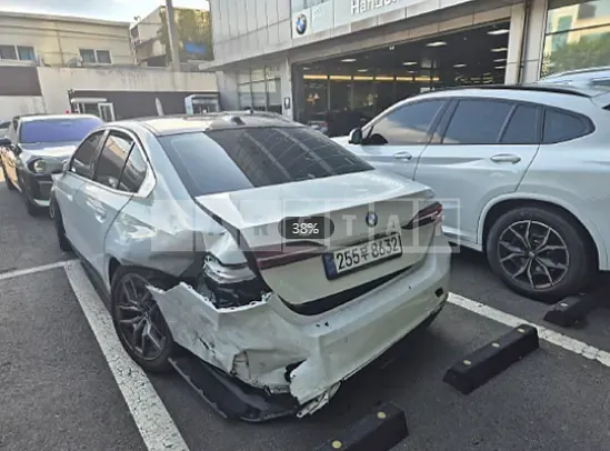 Photo 2 of 9: 2025 BMW 520i — Korean insurance auction
