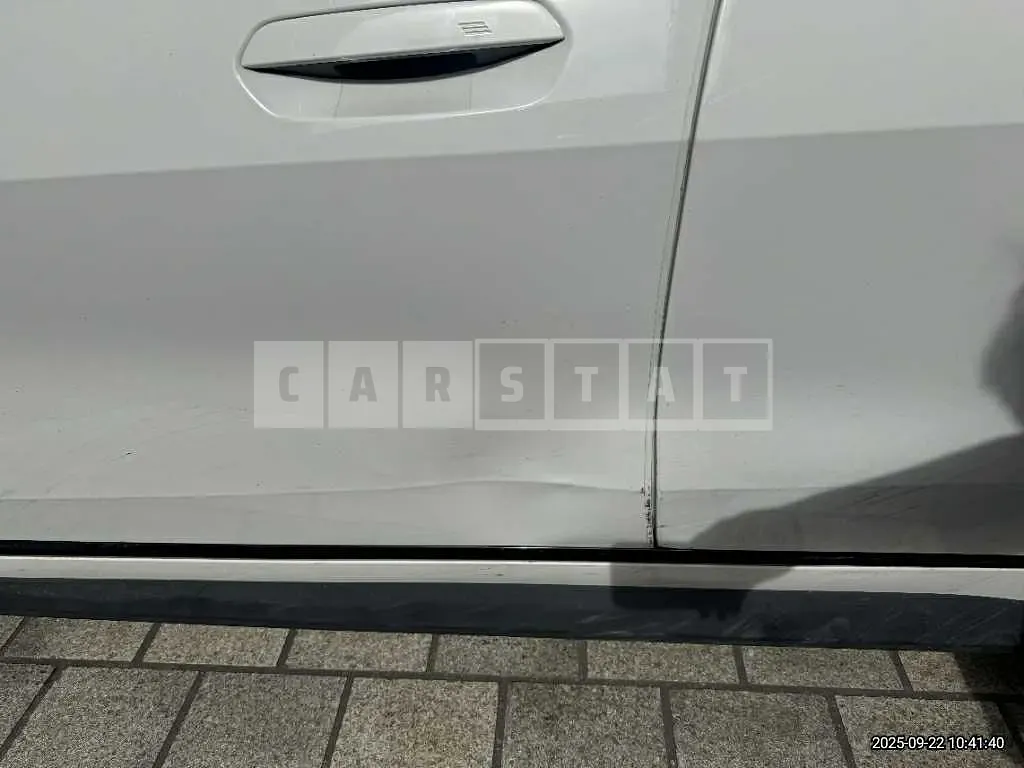 Photo 2 of 37: 2023 BMW i4 eDrive40 — Korean insurance auction