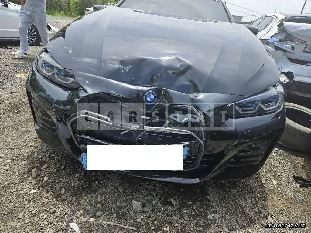 Photo 2 of 14: 2022 BMW i4 — Korean insurance auction