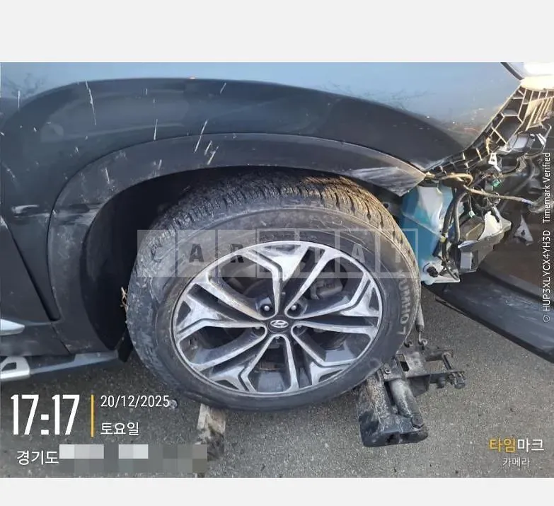 Photo 2 of 19: 2019 Hyundai Santa Fe TM 4WD — Korean insurance auction