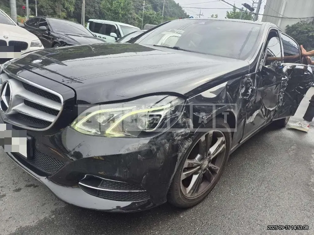 Photo 2 of 9: 2016 Mercedes-Benz E220 BlueTec — Korean insurance auction