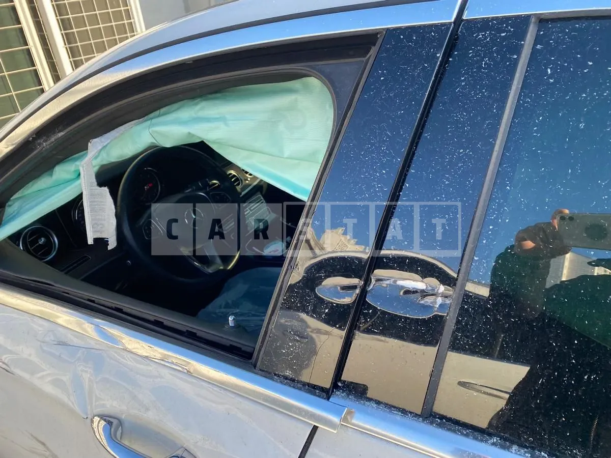 Photo 2 of 12: 2017 Mercedes-Benz E220 d 4Matic — Korean insurance auction