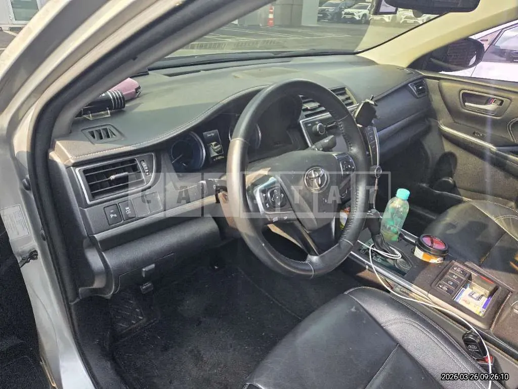Photo 2 of 13: 2017 Toyota Camry Hybrid — Korean insurance auction