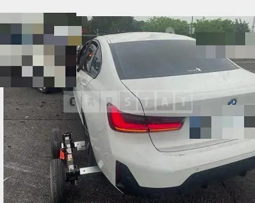 Photo 2 of 13: 2024 BMW 320i — Korean insurance auction