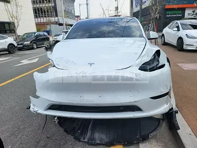 Photo 1 of 10: 2023 Tesla Model Y, VIN LRWYGCFS2PC103256 — Korean insurance auction