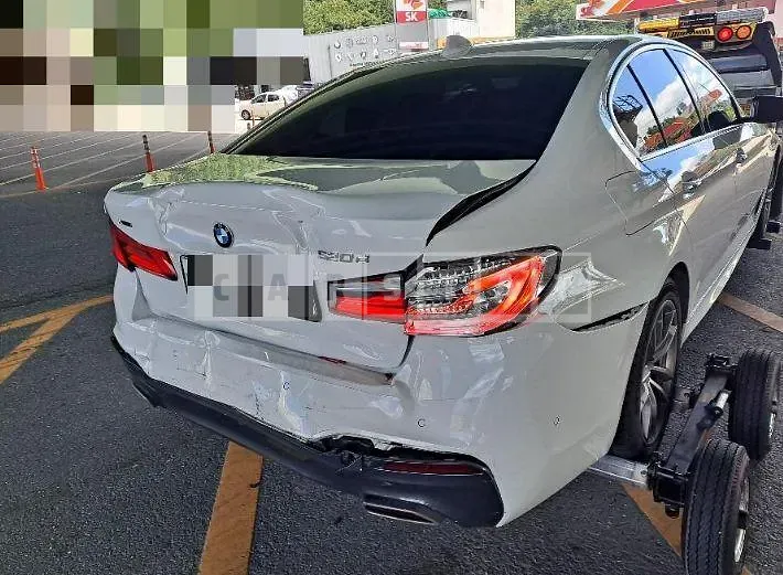 Photo 2 of 10: 2017 BMW 520d xDrive — Korean insurance auction
