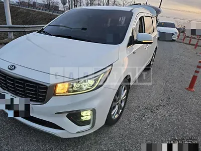 Photo 1 of 40: 2018 Kia Carnival Limousine — Korean insurance auction