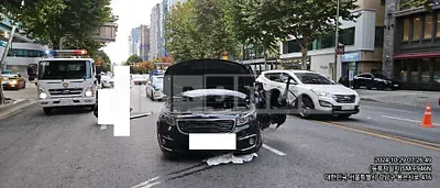 Photo 1 of 4: 2017 Kia Carnival — Korean insurance auction