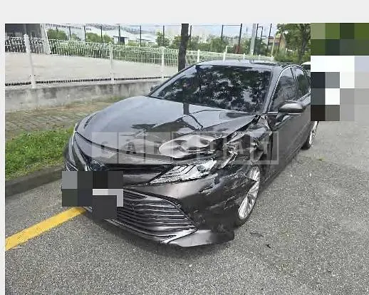 Photo 2 of 23: 2018 Toyota Camry Hybrid — Korean insurance auction