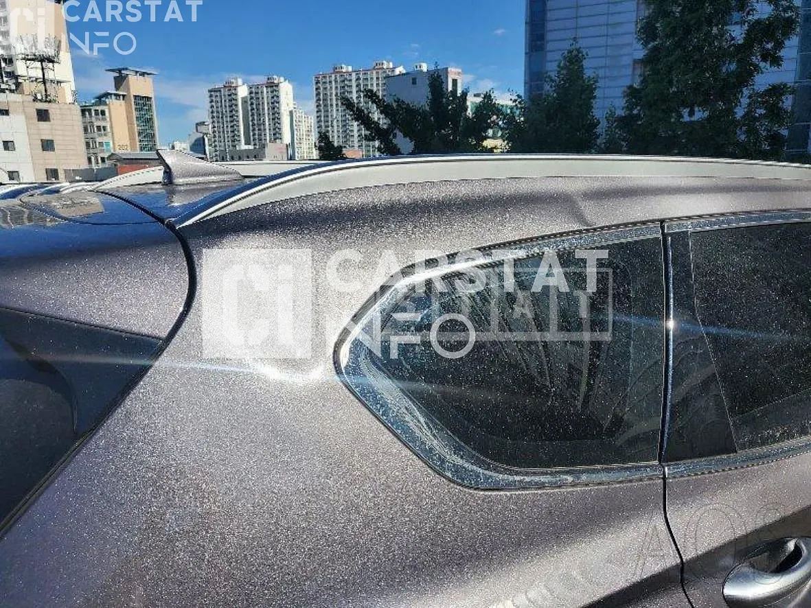 Photo 2 of 36: 2018 Hyundai Santa Fe, VIN KMHS381BBKU021969 — Korean insurance auction