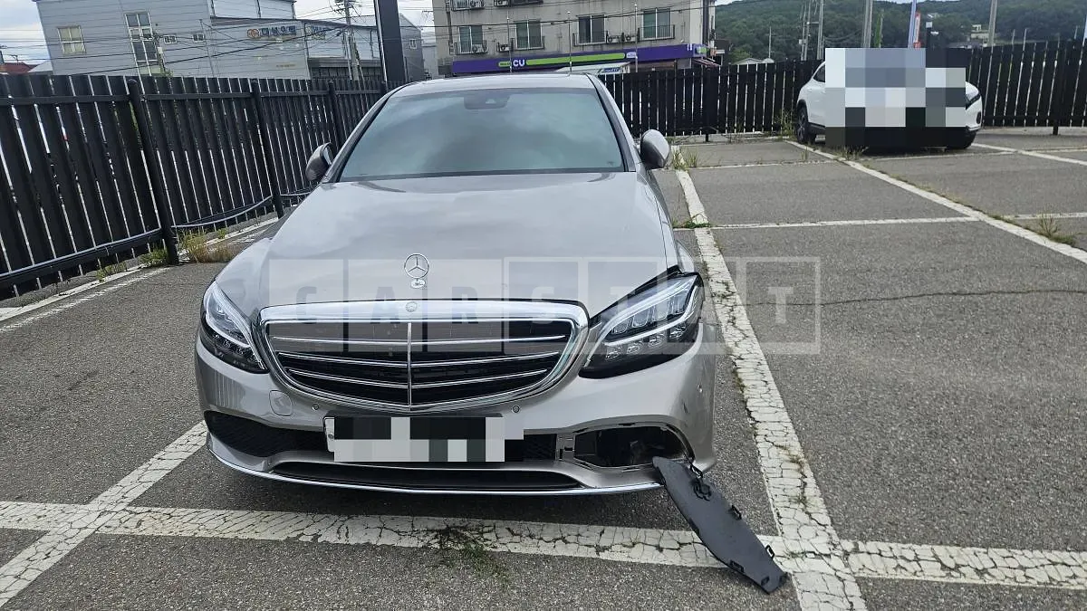 Photo 2 of 30: 2019 Mercedes-Benz C220 d 4Matic — Korean insurance auction