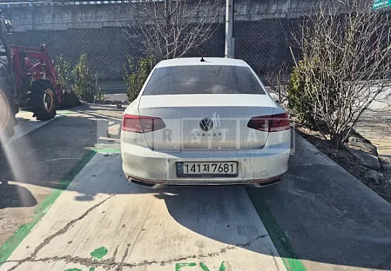 Photo 2 of 19: 2021 Volkswagen The Passat GT 2.0 TDI, VIN WVWZZZ3C2ME026298 — Korean insurance auction