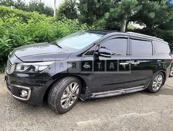 Photo 2 of 17: 2017 Kia Carnival Limousine, VIN KNAME81ABHS293618 — Korean insurance auction