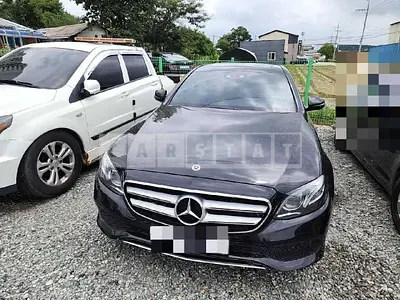 Photo 1 of 21: 2017 Mercedes-Benz E220 d 4Matic — Korean insurance auction