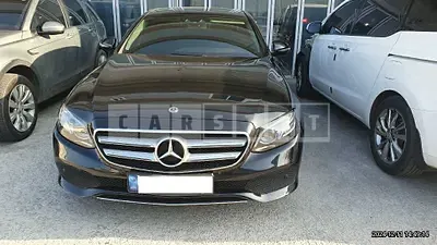Photo 1 of 16: 2017 Mercedes-Benz E220 d 4Matic, VIN WDDZF0FBXHA229277 — Korean insurance auction
