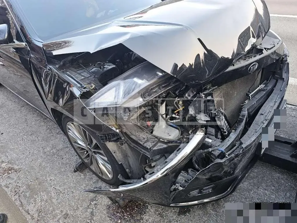 Photo 2 of 29: 2018 Kia K7 — Korean insurance auction