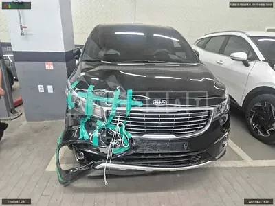 Photo 1 of 13: 2018 Kia Carnival, VIN KNAME81ABJS435778 — Korean insurance auction