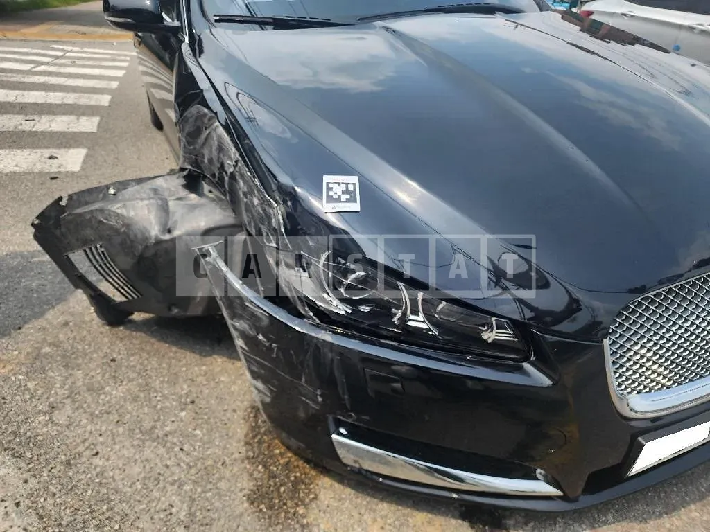Photo 2 of 12: 2015 Jaguar XF 2.2d, VIN SAJAA05J5FDU56761 — Korean insurance auction