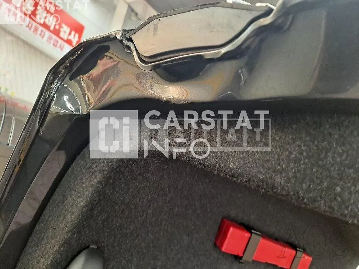 Photo 2 of 24: 2016 BMW 320i, VIN WBA8A9103GK760079 — Korean insurance auction