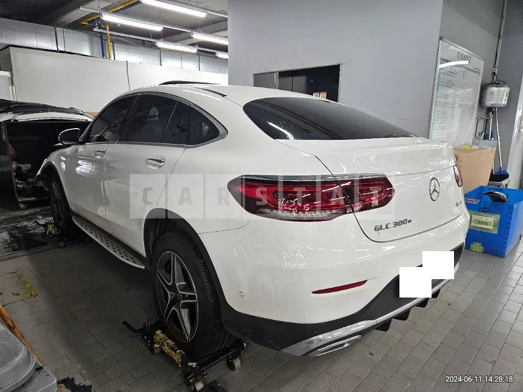 Photo 2 of 48: 2023 Mercedes-Benz GLC300 e 4Matic Coupe — Korean insurance auction