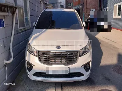 Photo 1 of 42: 2018 Kia Carnivals, VIN KNAMC81ABKS525823 — Korean insurance auction