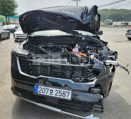 Photo 2 of 22: 2025 Kia Sorento — Korean insurance auction