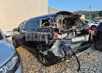 Photo 1 of 9: 2017 Kia Carnival — Korean insurance auction