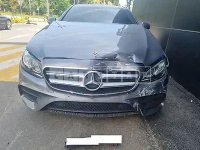 Photo 1 of 43: 2019 Mercedes-Benz E 300 — Korean insurance auction