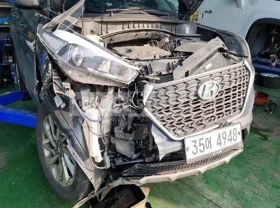 Photo 2 of 10: 2017 Hyundai Tucson, VIN KMHJ2815GHU385676 — Korean insurance auction