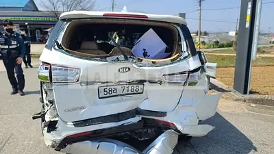 Photo 1 of 5: 2017 Kia Carnival, VIN KNAMC81ABHS332658 — Korean insurance auction