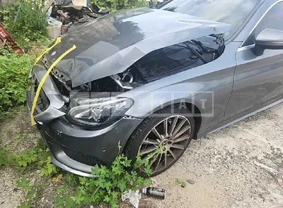 Photo 1 of 25: 2017 Mercedes-Benz C 200 — Korean insurance auction
