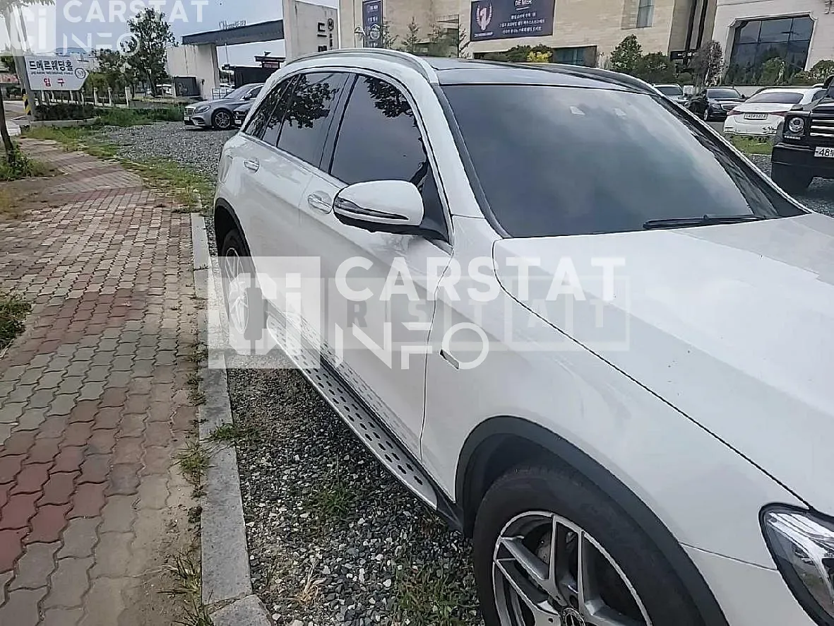 Photo 2 of 22: 2018 Mercedes-Benz GLC350 e 4Matic — Korean insurance auction