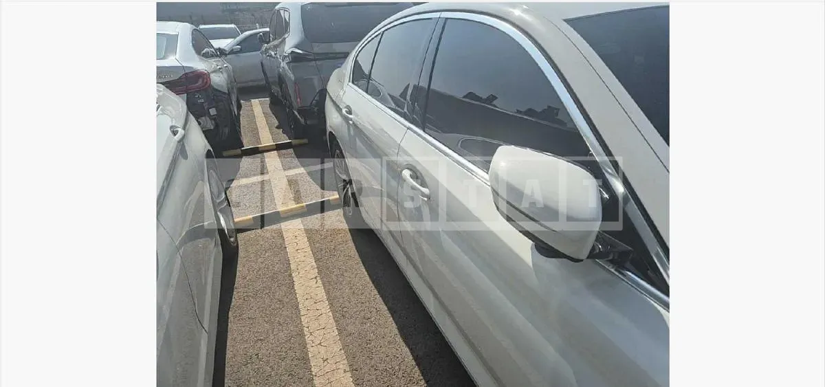 Photo 2 of 24: 2020 BMW 530e iPerformance Luxury — Korean insurance auction