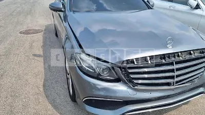 Photo 1 of 30: 2018 Mercedes-Benz E300 — Korean insurance auction